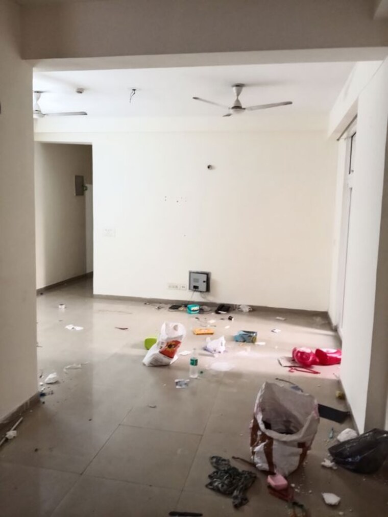 Master Bedroom, mahagun-mywoods 3 Bedroom 1545 Sq.Ft. Apartment In Sector 16c Greater Noida Greater Noida 9810052