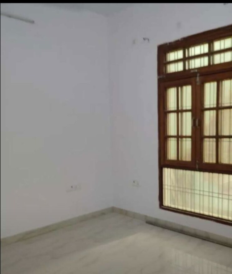 Room, butler colony 3 Bedroom 1400 Sq.Ft. Apartment In Butler Colony Lucknow 9810057