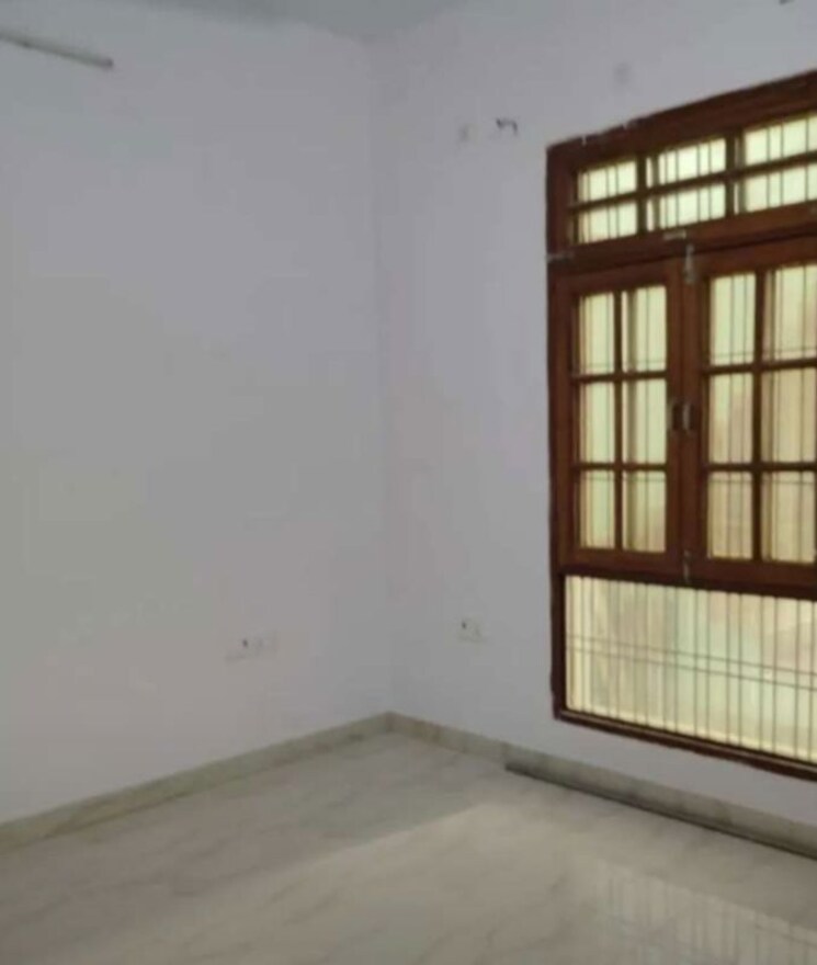Room, butler colony 3 Bedroom 1400 Sq.Ft. Apartment In Butler Colony Lucknow 9810057