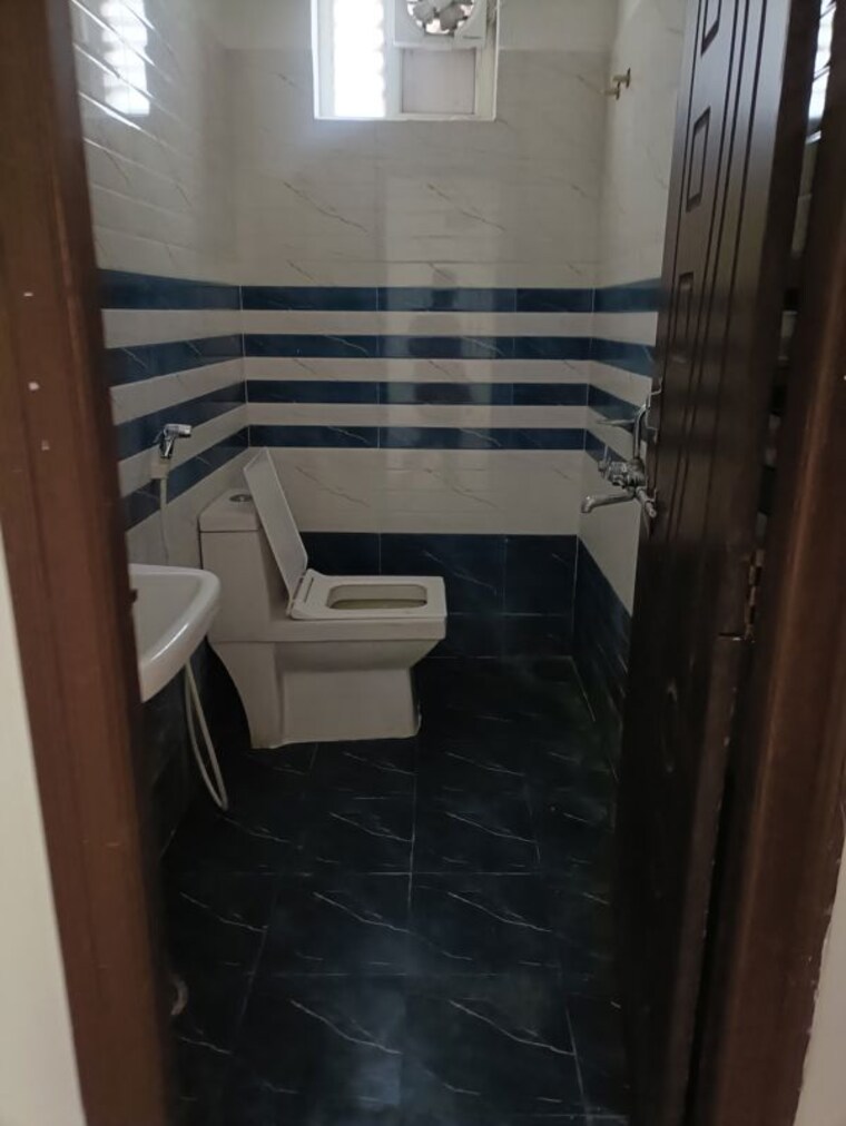 Bathroom, sri-ayyappas-enclave 1 Bedroom 1200 Sq.Ft. Apartment In Kukatpally Hyderabad 9810061