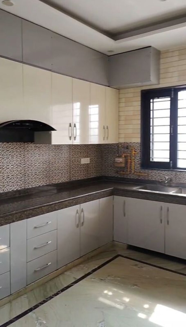 Kitchen, jadhunath-enclave 3.5 Bedroom 350 Sq.Ft. Builder Floor In Sector 29 Faridabad 9810082