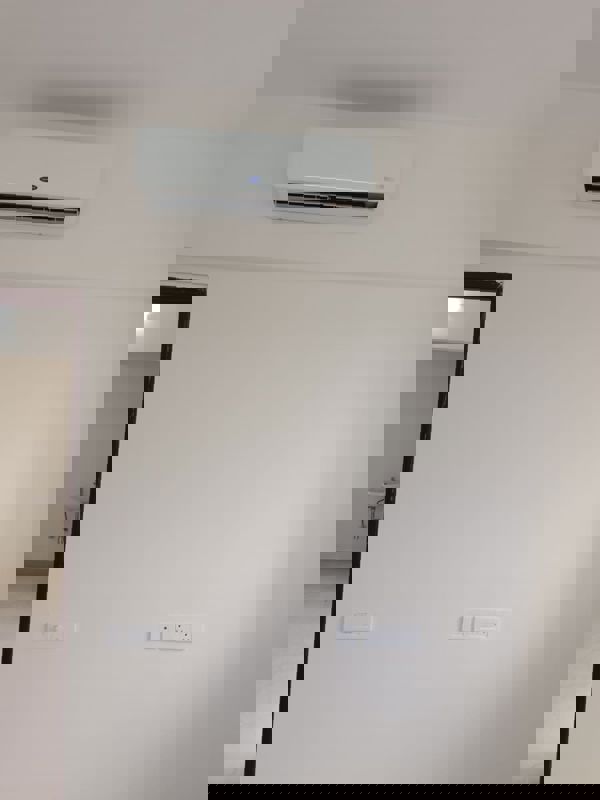 2 BHK Apartment For Rent in Raj Infinia