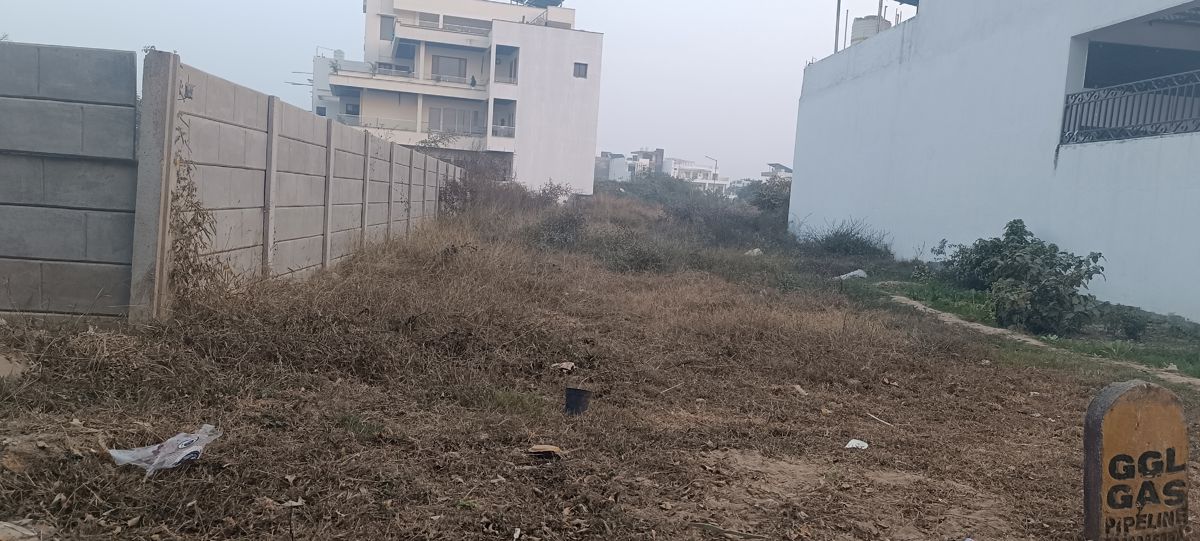 Plot For Sale in Ansal Sushant Golf city