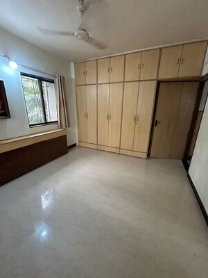 Room in 2 BHK Apartment at Heimat Apartment, Santacruz West – for Rent