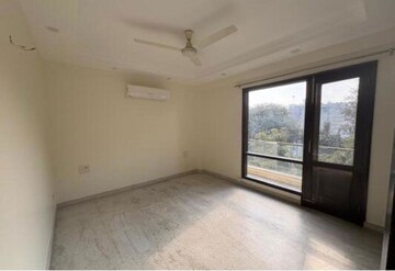 Room in 4 BHK Builder Floor at Saket – for Rent