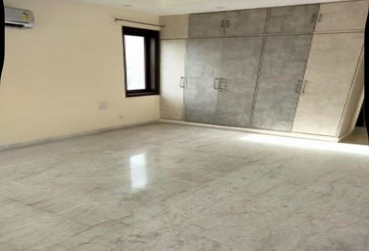Room, saket 4 Bedroom 2500 Sq.Ft. Builder Floor In Saket Delhi 9810142