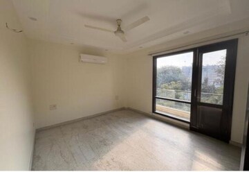 Room in 4 BHK Builder Floor at Saket – for Rent