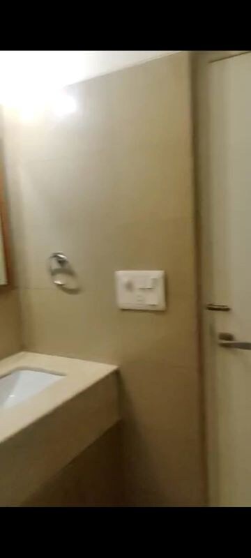 Bathroom in 3.5 BHK Apartment at Emaar The Palm Drive-The Premier Terraces, Sector 66 – for Rent