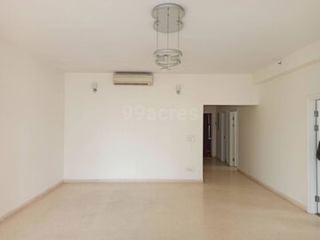 Room in 3.5 BHK Apartment at Emaar The Palm Drive-The Premier Terraces, Sector 66 – for Rent