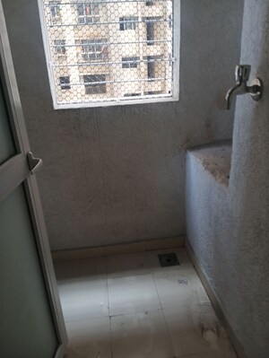 1 BHK Apartment For Rent in Lodha Amara, Kolshet Road