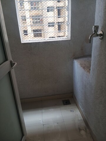 1 BHK Apartment For Rent in Lodha Amara, Kolshet Road