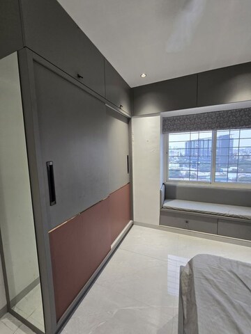 Room in 3 BHK Apartment at Kharadi – for Rent