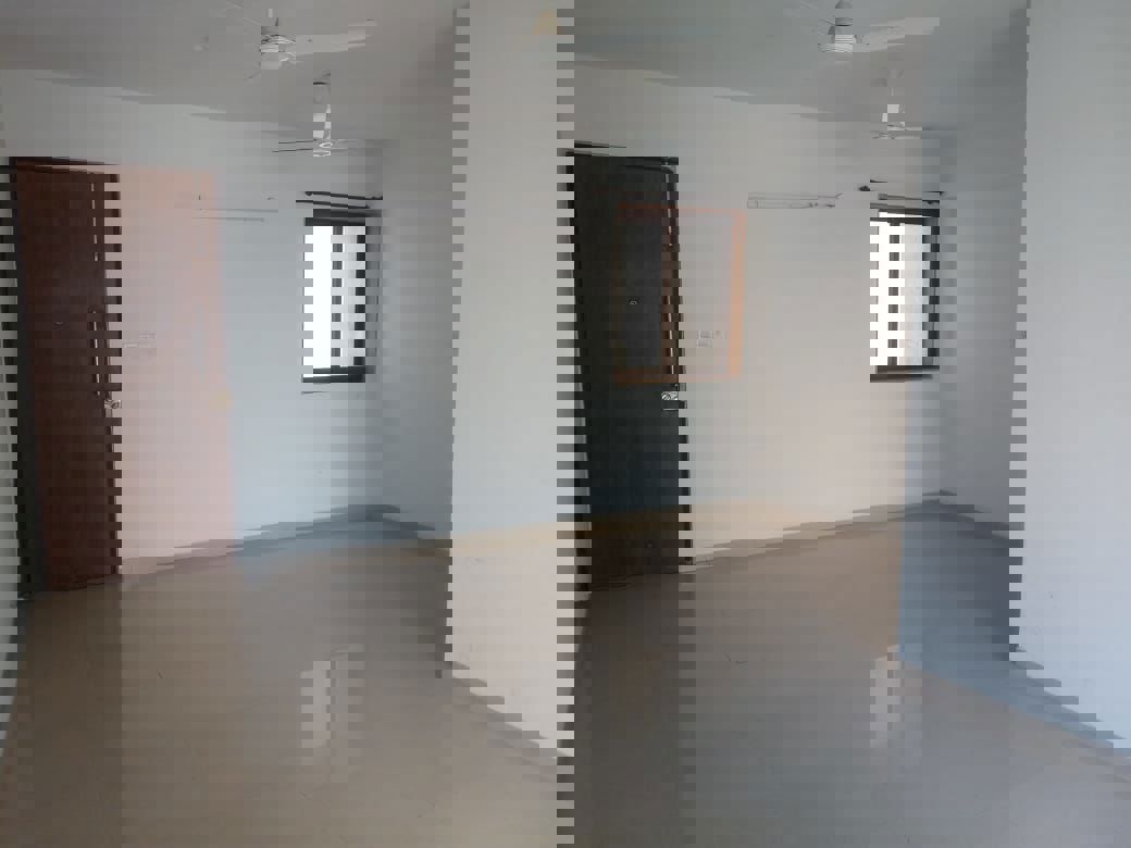 2 BHK 1100 Sq.Ft. Apartment in Rustomjee Elanza