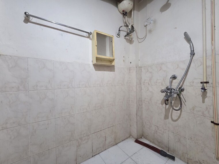 Bathroom, new-mahada-colony 1 Bedroom 682 Sq.Ft. Apartment In Goregaon East Mumbai 9810247