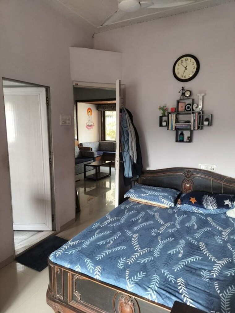 Bedroom, khar west 2 Bedroom 700 Sq.Ft. Apartment In Khar West Mumbai 9810232