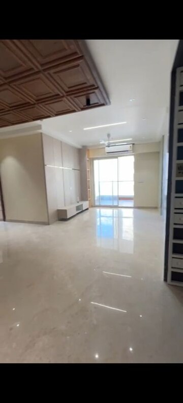 Room in 4 BHK Apartment at Aurobindo Kohinoor, Serilingampally – for Rent