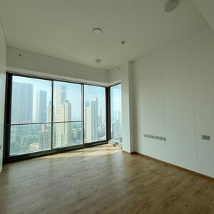 Room in 4 BHK Apartment at Rustomjee Crown Phase 2, Gokhale Road – for Sale