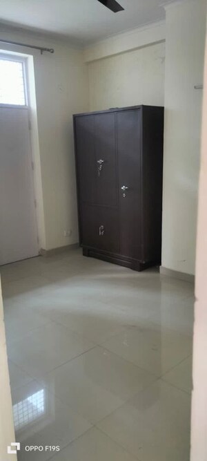 Room in 3 BHK Apartment at Vatika Lifestyle Homes, Sector 83 – for Rent