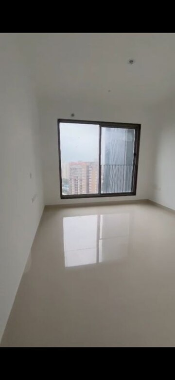 Room in 3 BHK Apartment at Sunteck City Avenue 4, Goregaon West – for Sale