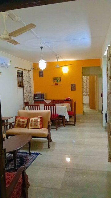 2 BHK Apartment For Rent in Khar West