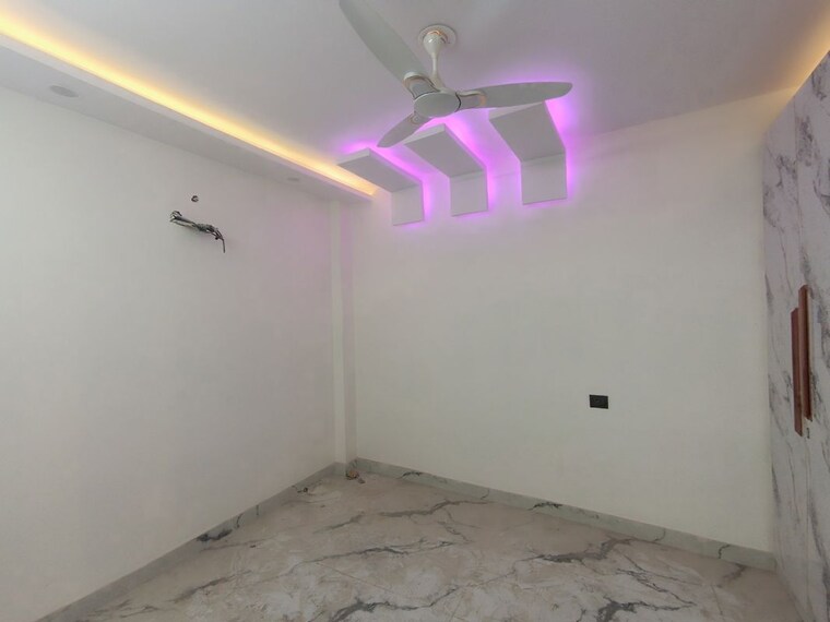 Room, govindpuri 3 Bedroom 900 Sq.Ft. Builder Floor In Govindpuri Delhi 9810329