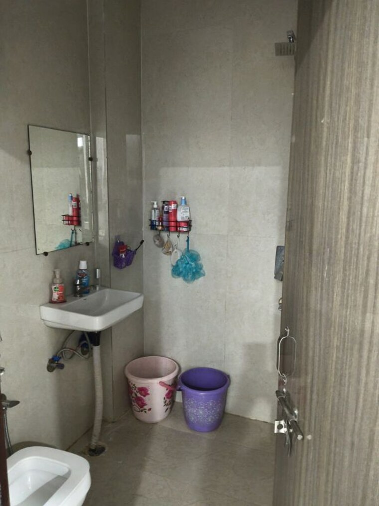Bathroom, dlf-city-phase-iii 1 RK 200 Sq.Ft. Independent House In Sector 24 Gurgaon 9625005