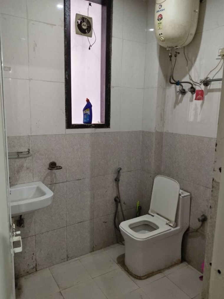 Bathroom, dlf-city-phase-iii 1 RK 200 Sq.Ft. Independent House In Sector 24 Gurgaon 9625005
