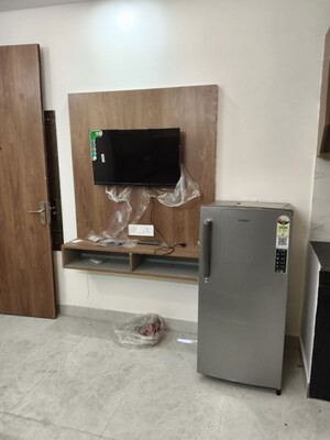 Furnished Amenities in 1 RK Independent House at DLF City Phase III, Sector 24 – for Rent