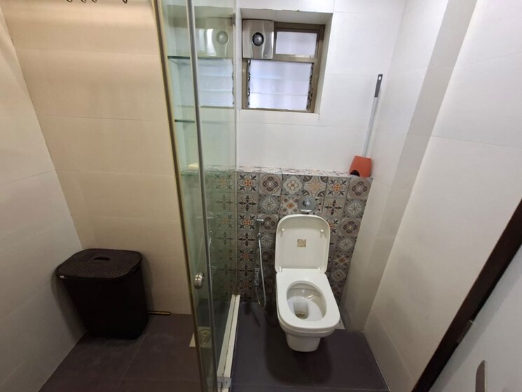 Bathroom, oberoi-springs 5 Bedroom 3000 Sq.Ft. Apartment In Andheri West Mumbai 9810337