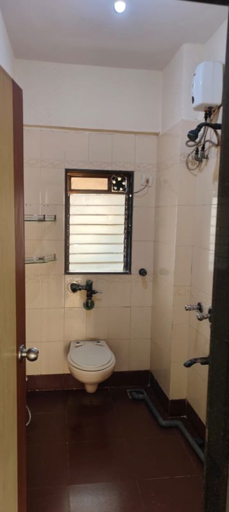 Bathroom, abrol-house 2 Bedroom 700 Sq.Ft. Apartment In Malad West Mumbai 9810351