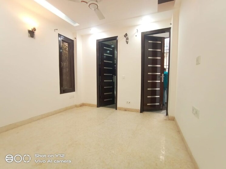 Room, chittaranjan park 3 Bedroom 160 Sq.Yd. Builder Floor In Chittaranjan Park Delhi 9810373