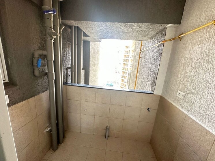 Bathroom, pride-purple-park-titan 3 Bedroom 1000 Sq.Ft. Apartment In Hinjewadi Pune 9810369