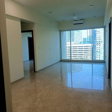 Room in 3 BHK Apartment at Raheja Imperia, Empire Mill – for Rent