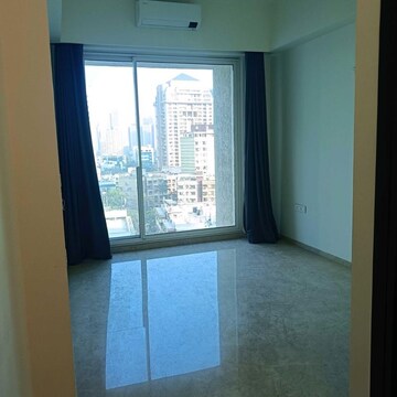 Room in 3 BHK Apartment at Raheja Imperia, Empire Mill – for Rent