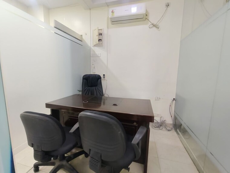 Team Area, kemp-plaza Commercial Office Space 350 Sq.Ft. In Malad West Mumbai 9810389