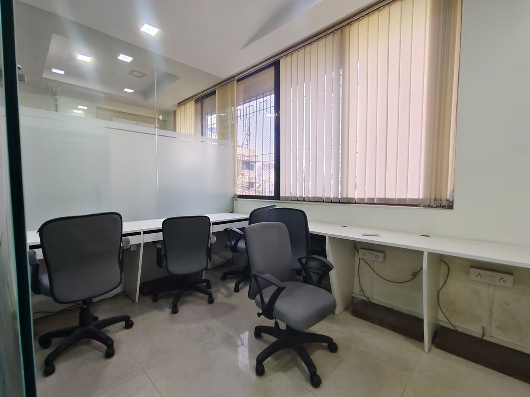 Office Space For Rent in Kemp Plaza