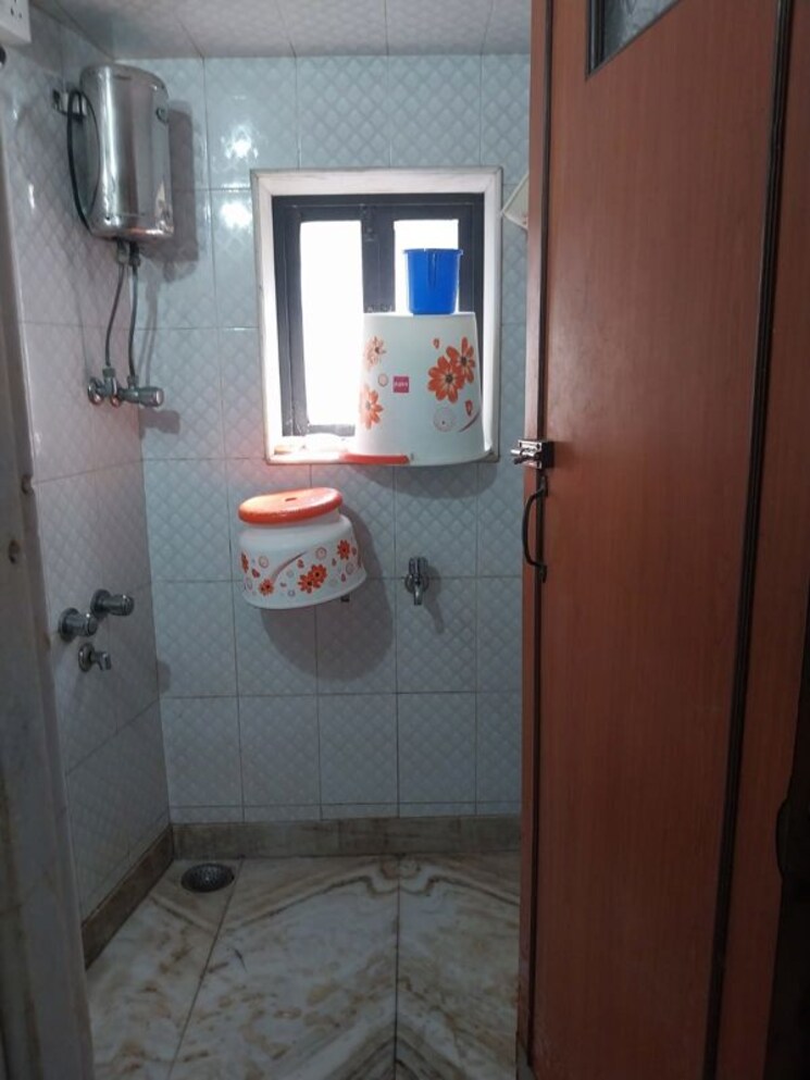 Bathroom, borivali west 3 Bedroom 985 Sq.Ft. Apartment In Borivali West Mumbai 9810401