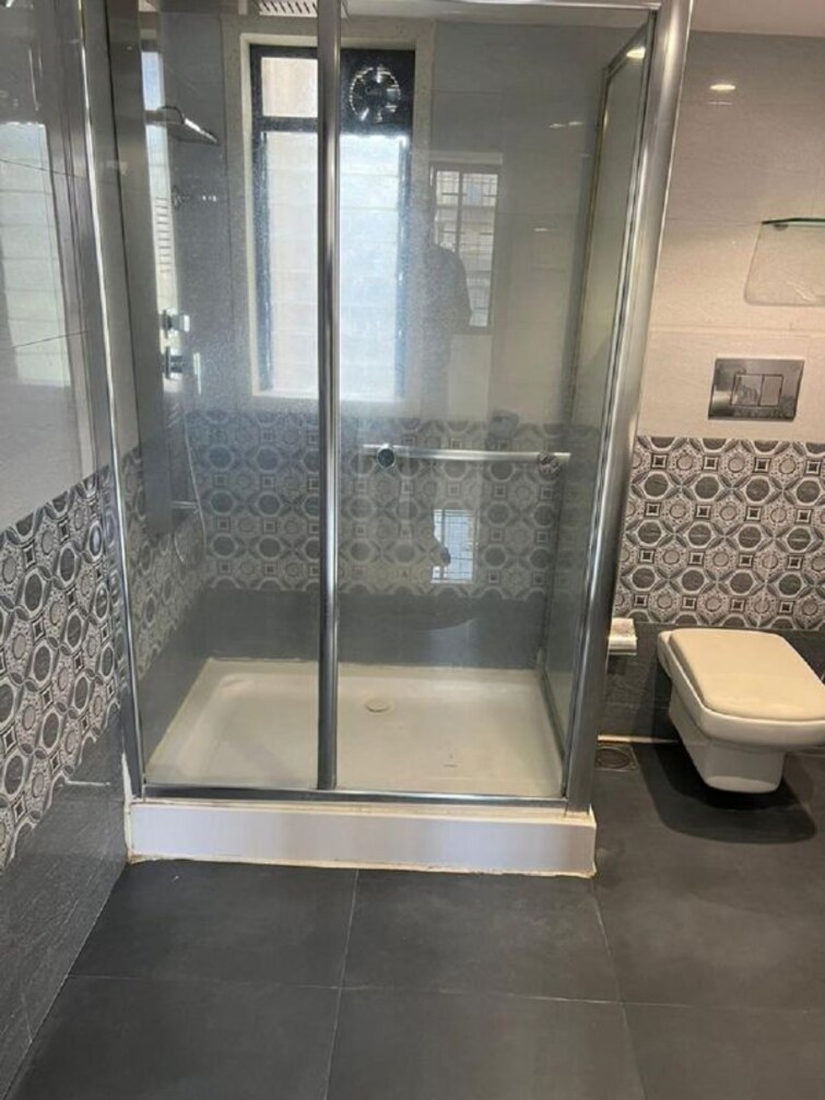 Bathroom, bandra west 2 Bedroom 700 Sq.Ft. Apartment In Bandra West Mumbai 9810392