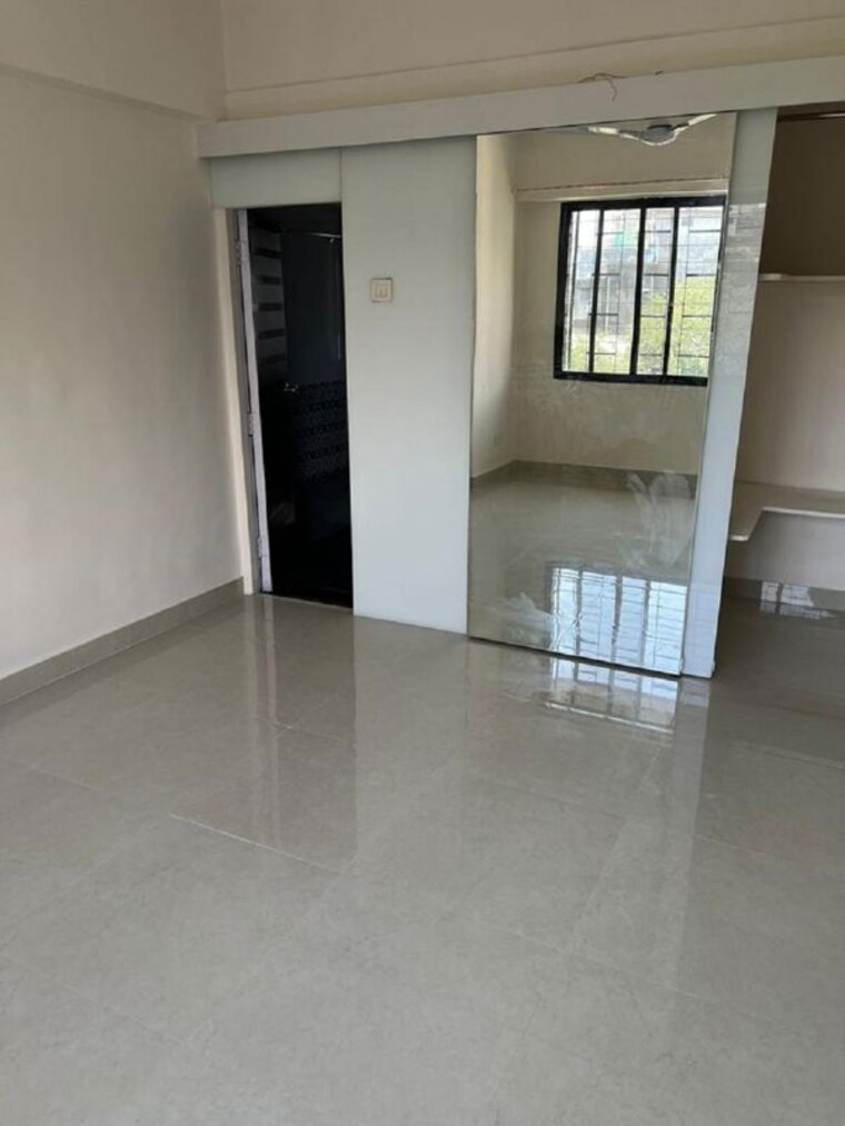 Room, bandra west 2 Bedroom 700 Sq.Ft. Apartment In Bandra West Mumbai 9810392