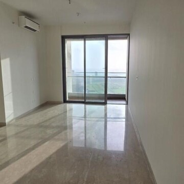 Room in 3 BHK Apartment at Piramal Mahalaxmi, Arthur rd – for Rent