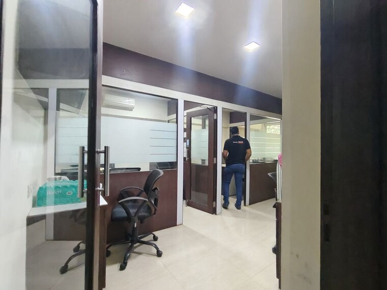 Team Area, knox-plaza Commercial Office Space 310 Sq.Ft. In Malad West Mumbai 9810407