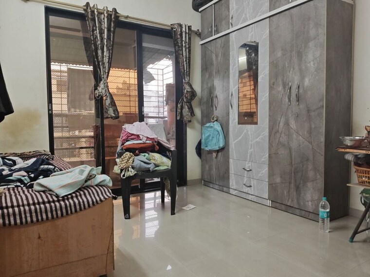  Parking, hari-om-building 1 Bedroom 530 Sq.Ft. Apartment In New Panvel Navi Mumbai 9810411