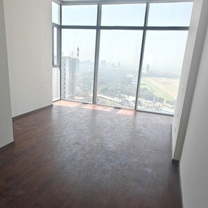 Room in 3 BHK Apartment at Piramal Mahalaxmi, Arthur rd – for Rent