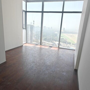 Room in 3 BHK Apartment at Piramal Mahalaxmi, Arthur rd – for Rent