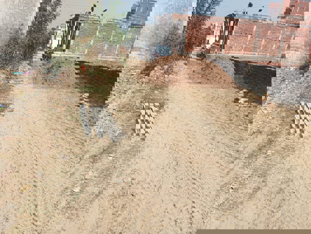 Plot For Sale in Matiyari