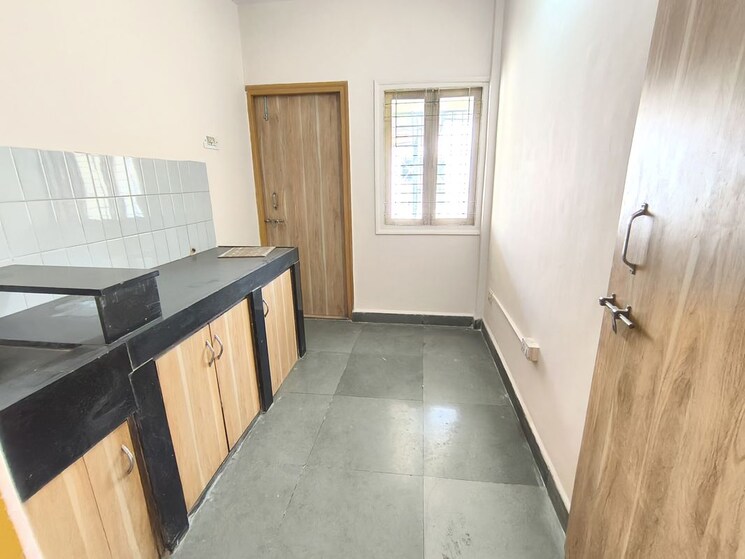 undefined, prajakta-chs-vasant-vihar 1 Bedroom 550 Sq.Ft. Apartment In Vasant Vihar Thane 9810466