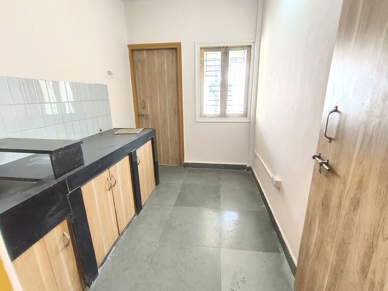 undefined, prajakta-chs-vasant-vihar 1 Bedroom 550 Sq.Ft. Apartment In Vasant Vihar Thane 9810466