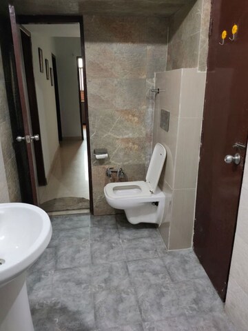 Bathroom in 6+ BHK Villa at Parbhat Road – for Sale