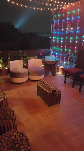 Living Room in 6+ BHK Villa at Parbhat Road – for Sale