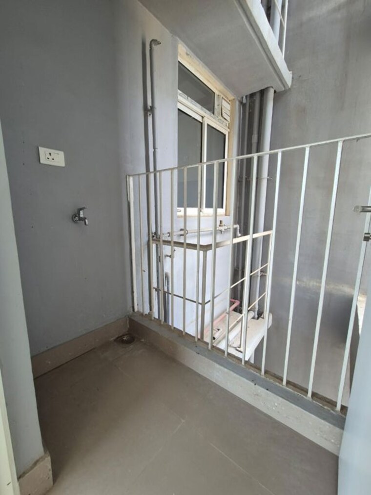 Balcony, tata-serein 3 Bedroom 1052 Sq.Ft. Apartment In Pokhran Road No Two Thane 9810472